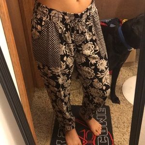 American Eagle print joggers